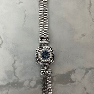 Lovely Magnolia & Vine Silver-tone bracelet with Magnetic Closure with 3 snaps